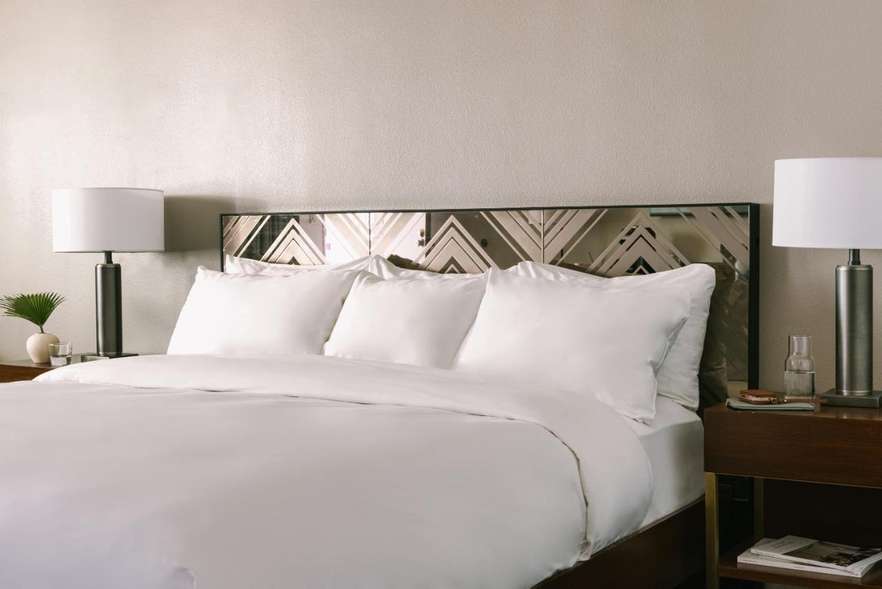 Hotel The V Powered By Sonder Palm Springs Exteriér fotografie