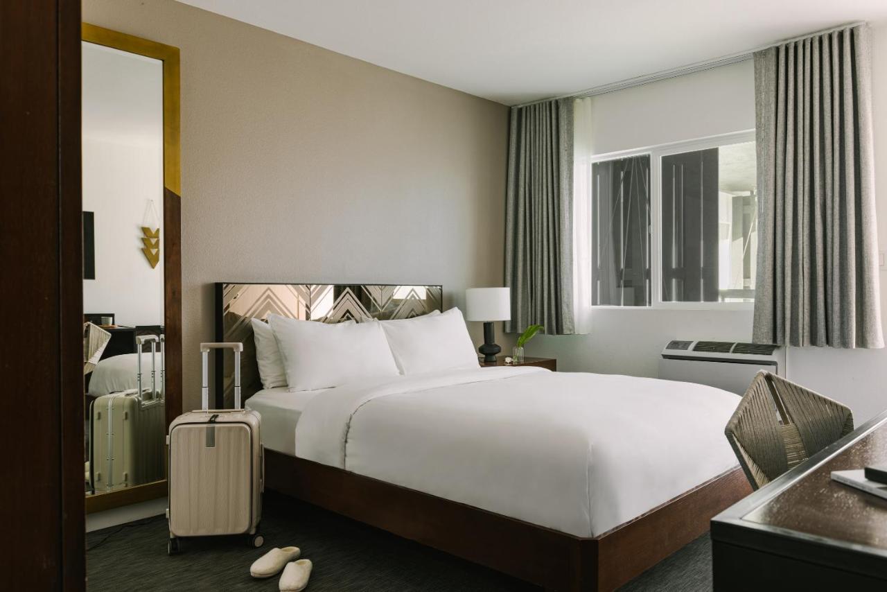 Hotel The V Powered By Sonder Palm Springs Exteriér fotografie